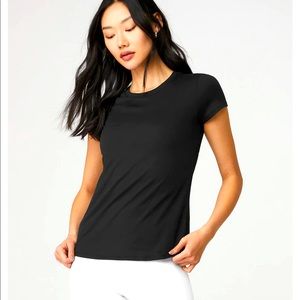 COPY - Alo yoga finesse t-shirt